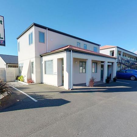 Westport Spa Motel Екстер'єр фото