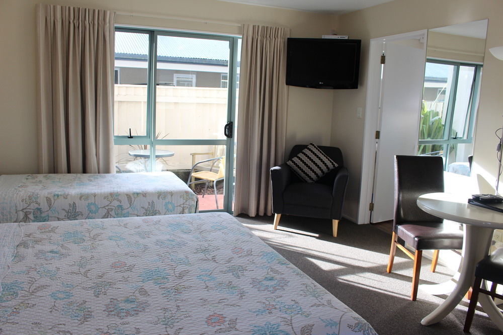 Westport Spa Motel Екстер'єр фото