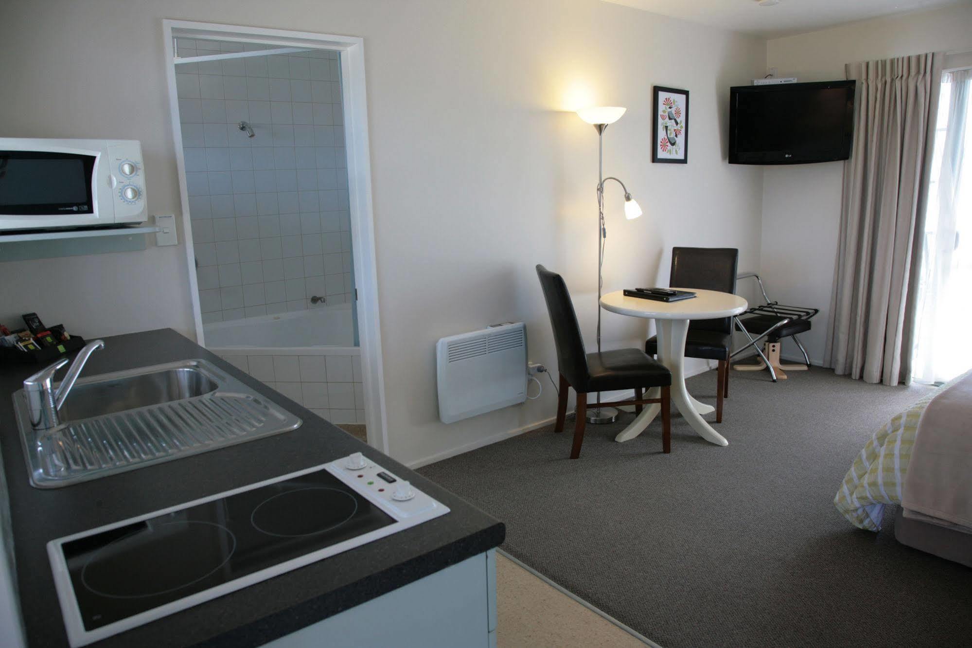 Westport Spa Motel Екстер'єр фото