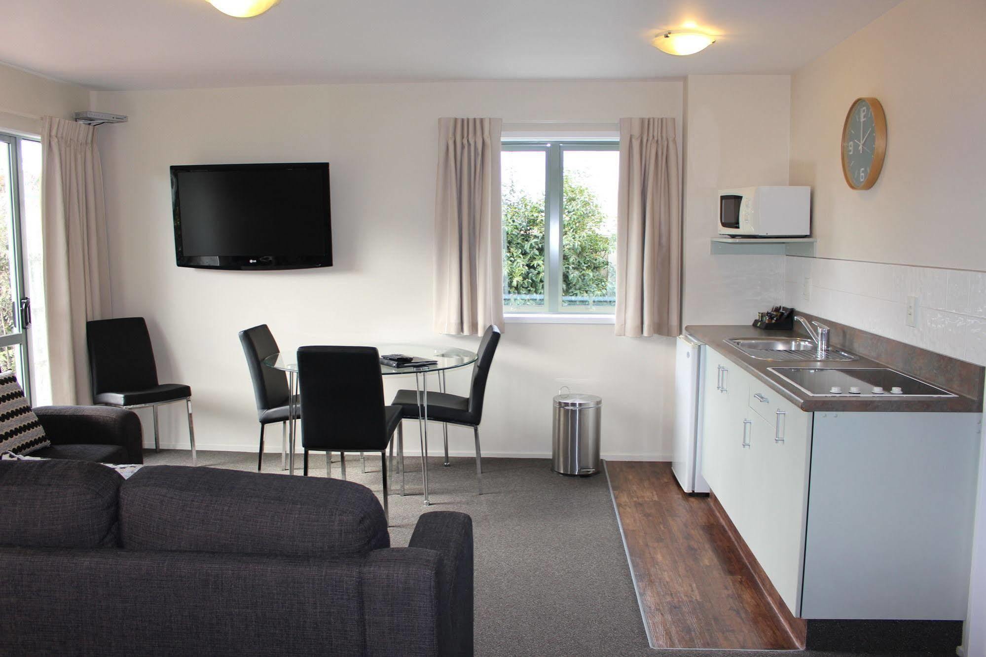 Westport Spa Motel Екстер'єр фото