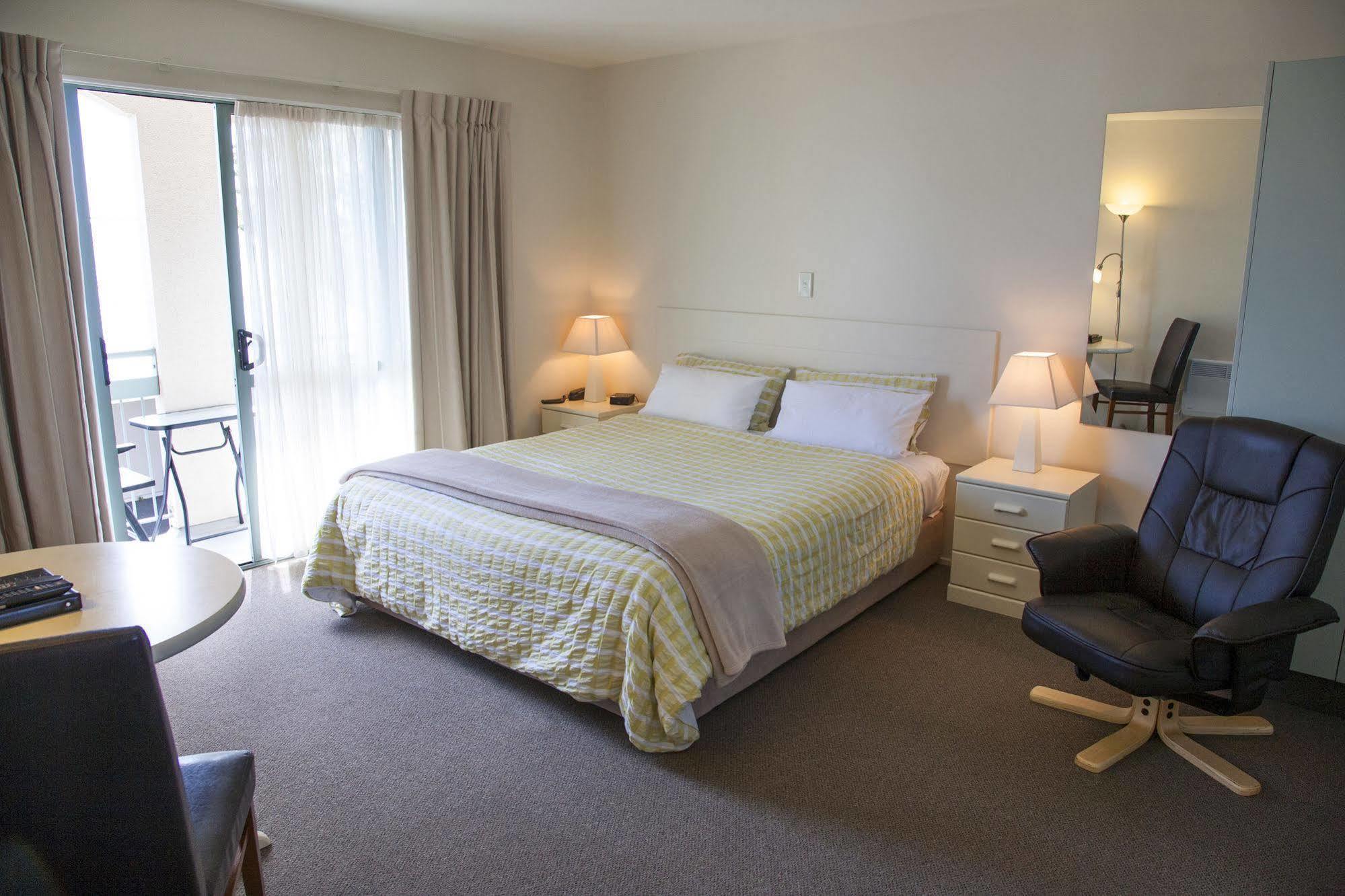 Westport Spa Motel Екстер'єр фото