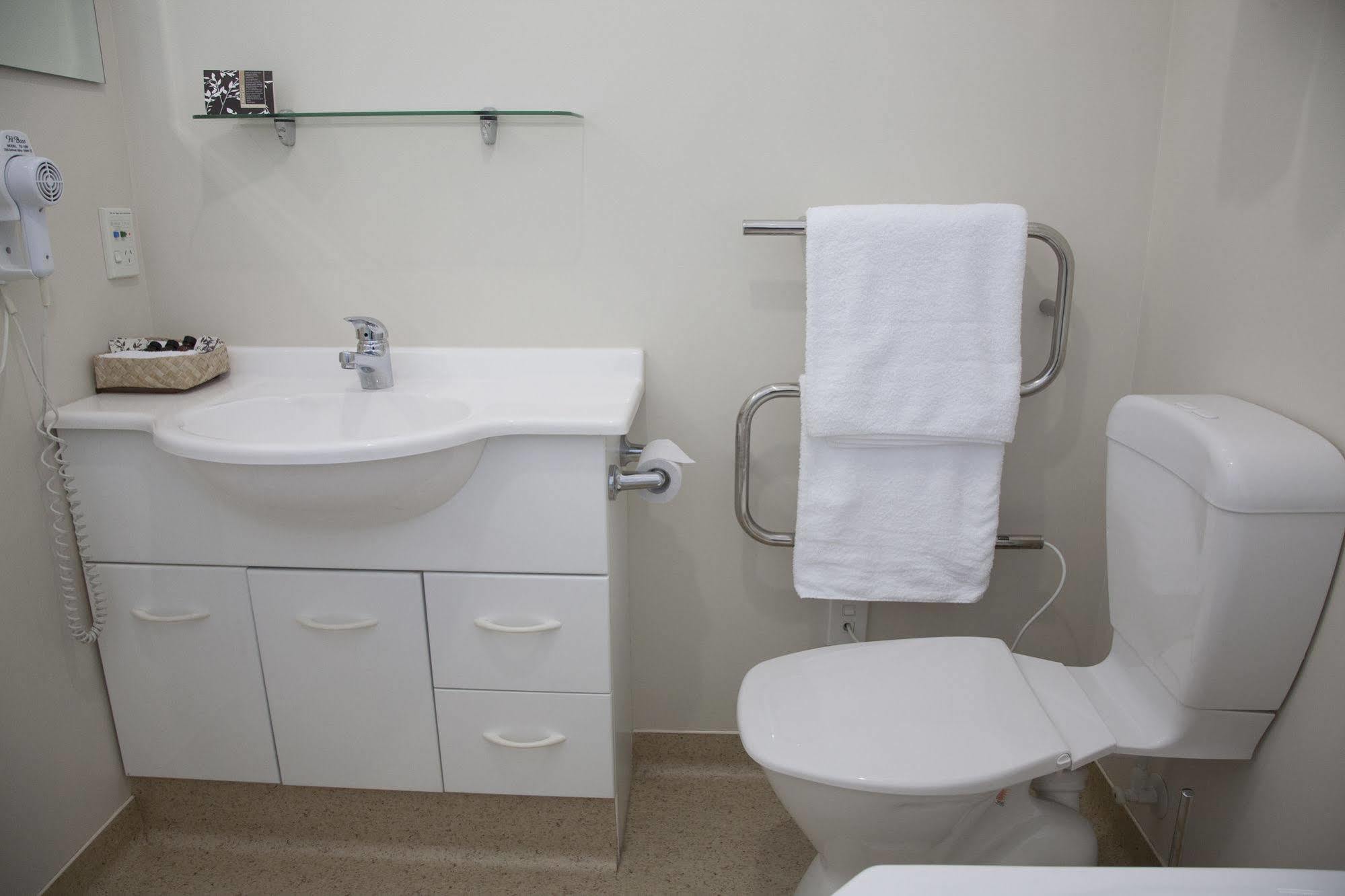 Westport Spa Motel Екстер'єр фото